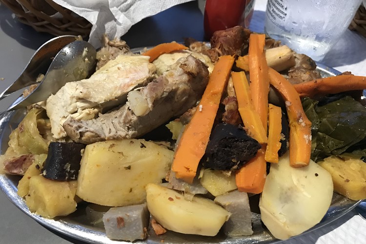 Sao Miguel - jídlo Cozido