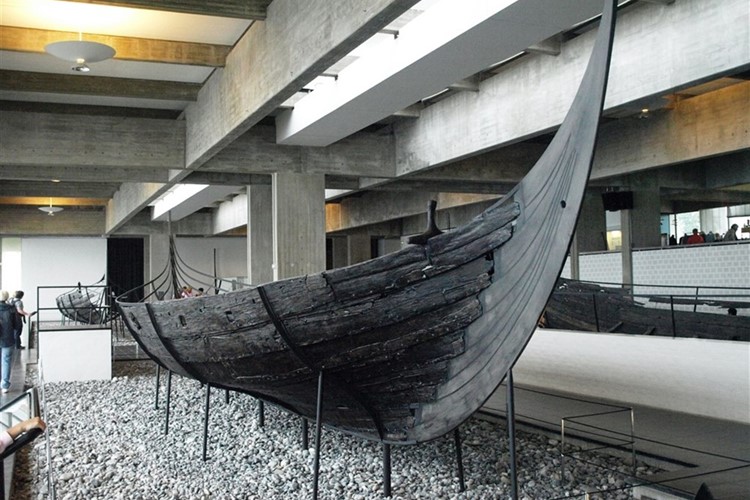 Vikingeskibsmuseet, Skuldelev 3, 14m dl a 3,3 m široká