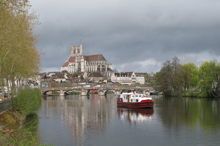 naše loď v Auxerre 2