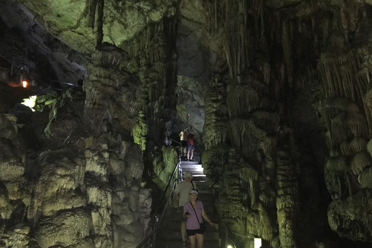 3. den - jeskyně Dhykteo