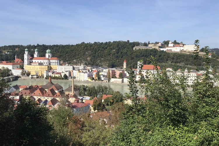 1. den - Passau