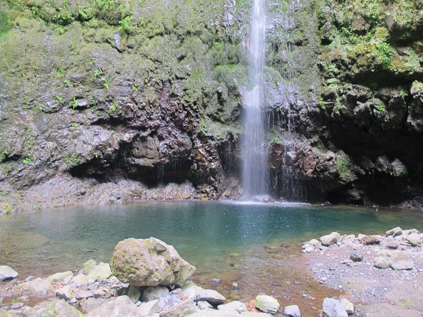 Caldeira Verde - jezírko s vodopádem
