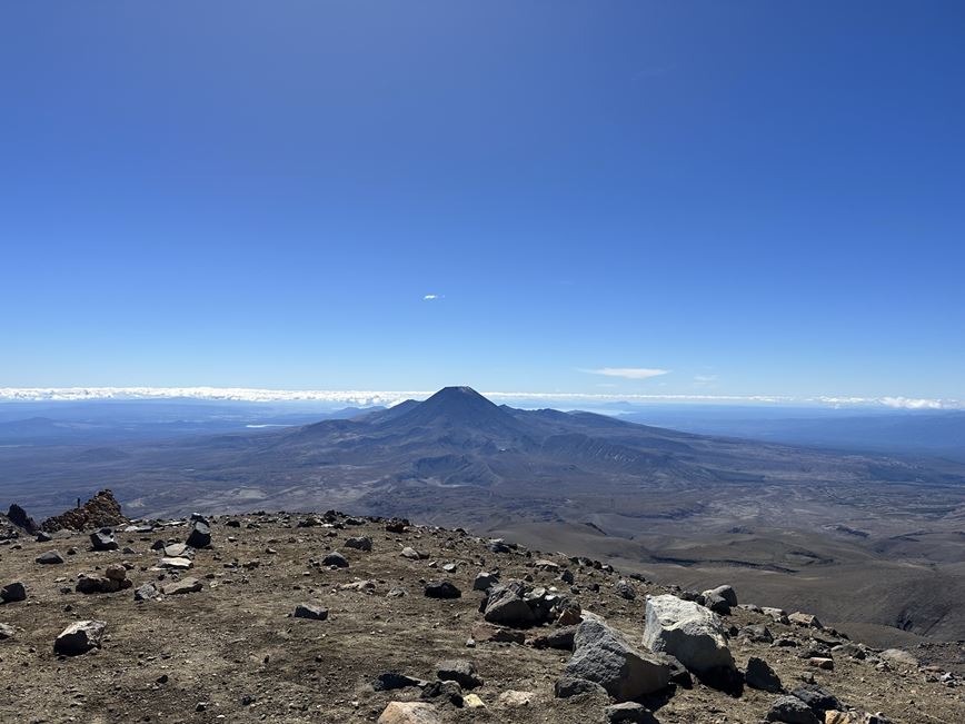 výhled - v pozadí Mount Ngauruhoe