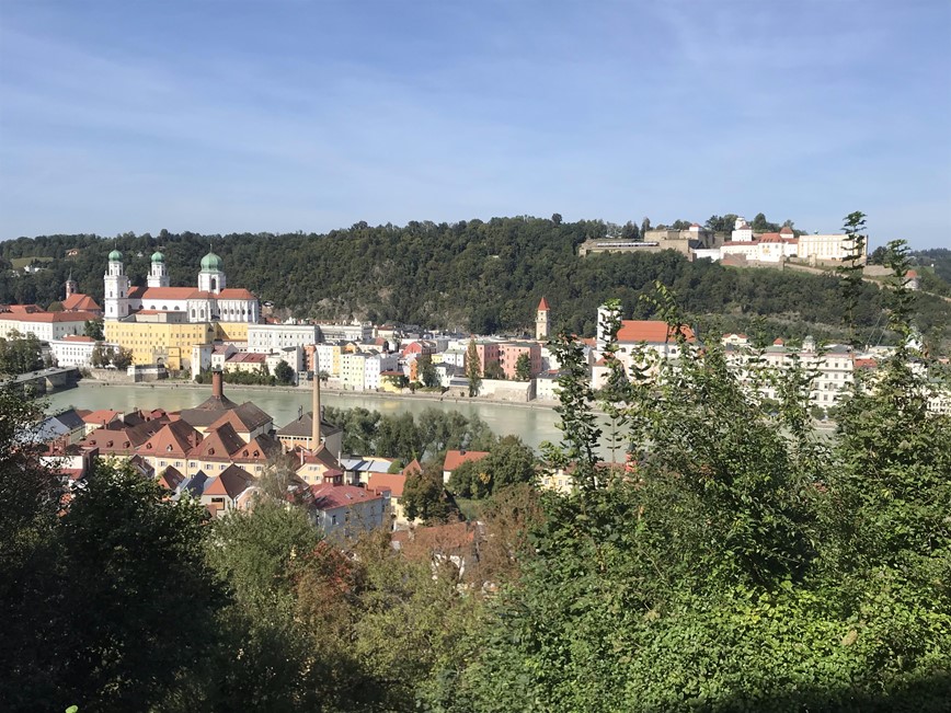 1. den - Passau
